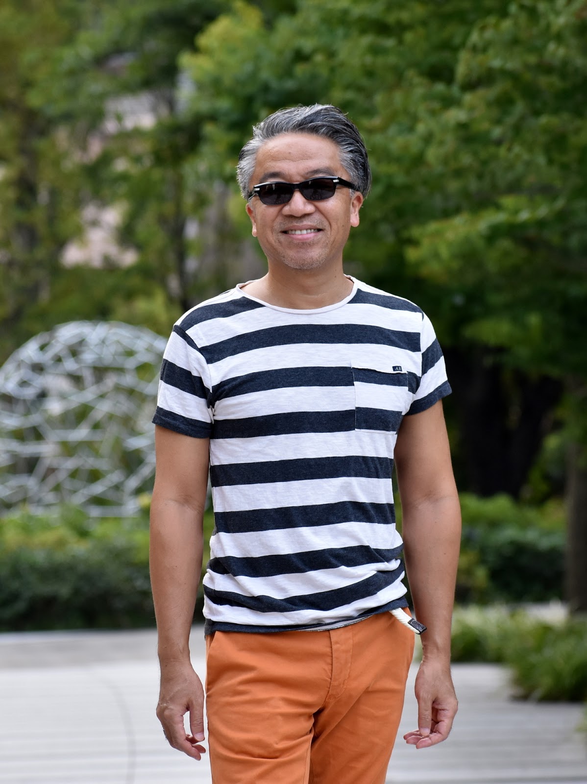 40代以上のメンズtシャツ スタイルは長いパンツと合わせる