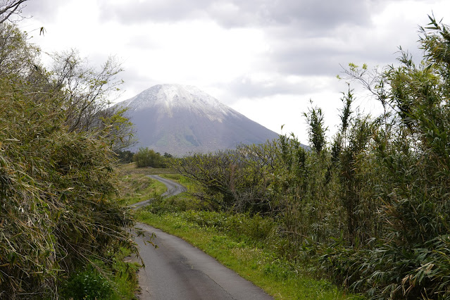 鳥取県西伯郡伯耆町丸山 丸山集落の農道からの眺望