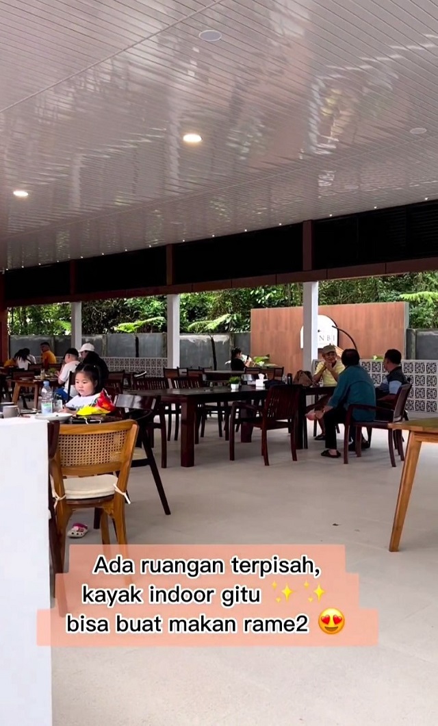 semi outdoor esenbi cafe & resto bangka belitung