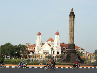 Lawang sewu dan Tugu Muda kota Semarang