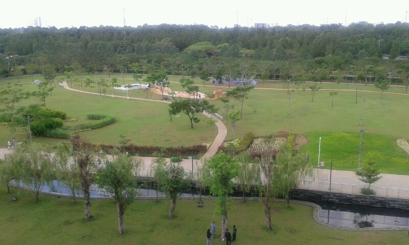 Berwisata Mengunjungi Taman di  Bintaro  Jaya XChange  Mall