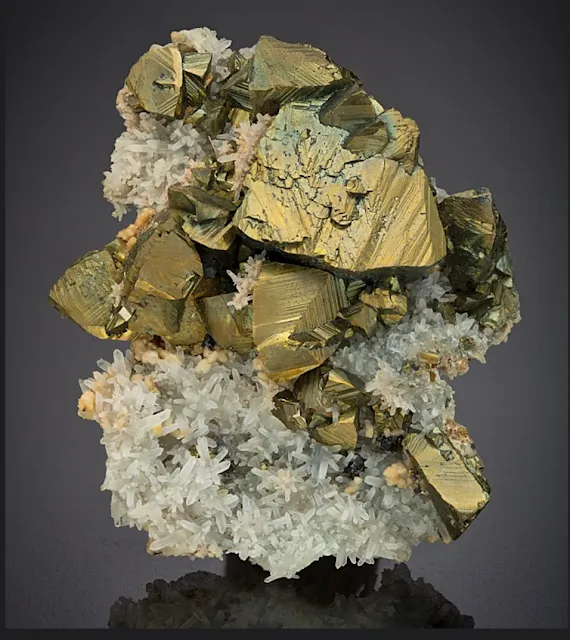 disphenoid chalcopyrite crystals