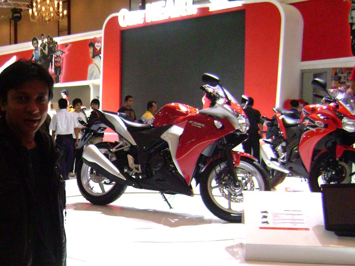 ... all motorcycle manufacturers will also display motorcycle concept