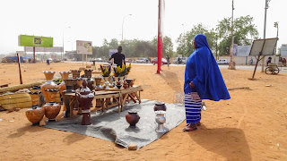 There is no christmas visible in Niger but shopping works fine