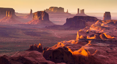 Vẻ đẹp huyền bí và mờ ảo của Monument Valley
