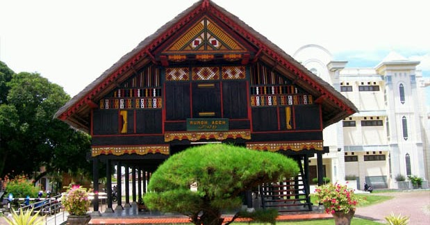  Rumah  Adat Aceh  Krong Bade Gambar dan Penjelasannya 