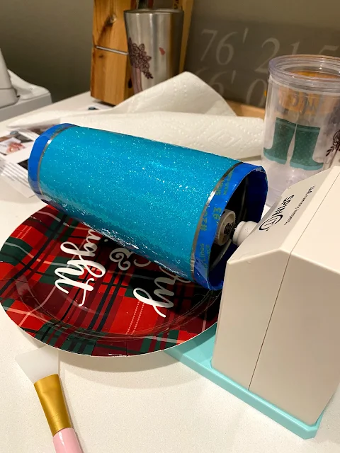 glitter tumbler, glitter, epoxy, Silhouette project idea, adhesive vinyl