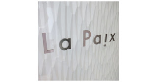 La Paix sign