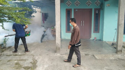 Cegah DBD Dinas Kesehatan Kabupaten Tanggamus Melalui Puskesmas Kotaagung Lakukan Fogging