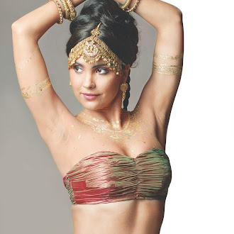 Lara Dutta Hot Navel and Armpit show Sexy pose