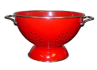 A Colander for keeping fresh fruits and vegetables