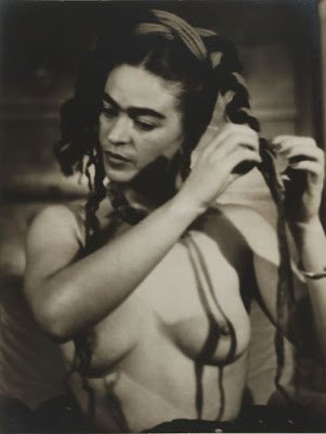 Frida Kahlo door Julien Levy, circa 1938