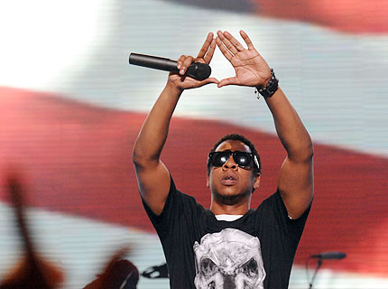 [Image: jay-z-masonic-sign-skull1.jpg]