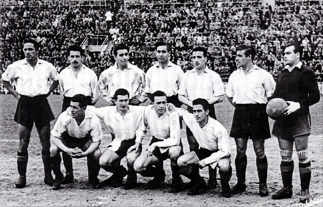 📸REAL VALLADOLID DEPORTIVO 📆2 mayo 1948 ⬆️Torquemada, Ortega, Pablito, Soler, Pedrín, Busquet, Mariano. ⬇️Ortúzar, Juanco, Vaquero y Lasala. VALENCIA C. F. 6 🆚 REAL VALLADOLID DEPORTIVO 0 Resultado eliminatoria: VALENCIA CF 7 🆚  REAL VALLADOLID DEPORTIVO 0 Domingo 02/05/1948, 17:00 horas. Copa del Generalísimo, octavos de final, partido de ida. Valencia, estadio de Mestalla. GOLES: ⚽1-0: 49’, Epi. ⚽2-0: 50’, Seguí. ⚽3-0: 56’, Igoa. ⚽4-0: 74’, Seguí. ⚽5-0: 84’, Amadeo. ⚽6-0: 85’, Igoa.