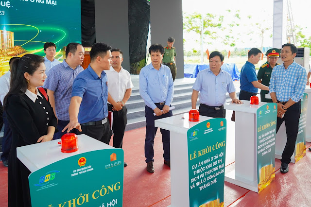 Phó Chủ tịch UBND thành phố Nguyễn Đức Thọ kiểm tra công tác chuẩn bị Lễ khởi công Khu nhà ở xã hội.