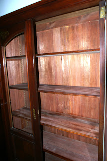 przedwojenna biblioteka z szufladą
