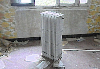 urbex-herault-friche-puits-agathois-radiateur-jpg