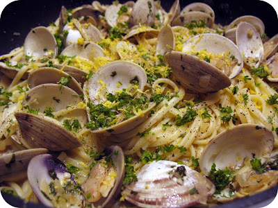 delicious linguine with clams, seafood pasta