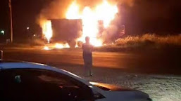 Truck Bermuatan Peralatan Rumah tangga Terbakar Di Jalan Lintas Sumatera Bangkahuni