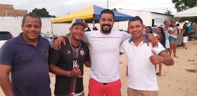 Prefeito de Ouriçangas participa de final da copa de esporte e anuncia novidades