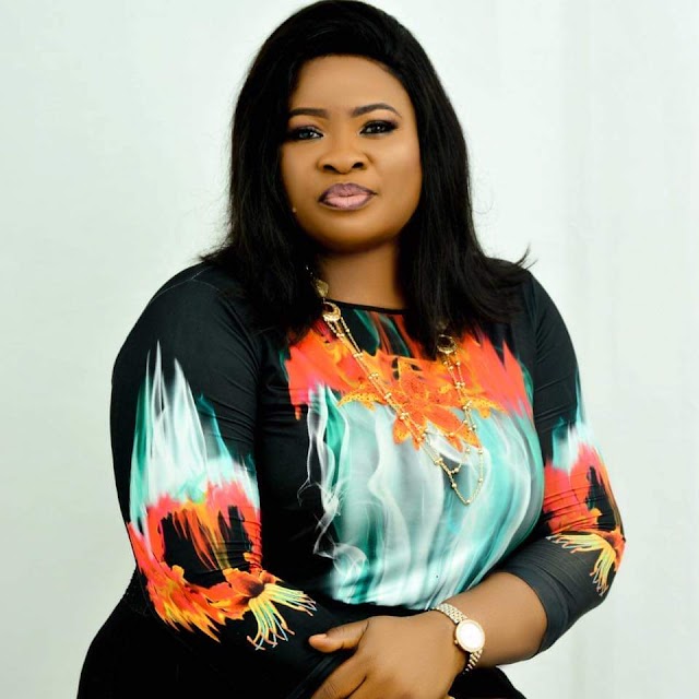 Celebrating Bimpe Akinfolajimi, the Beautiful CEO of Honeybols Events & Clothing As she Adds+1