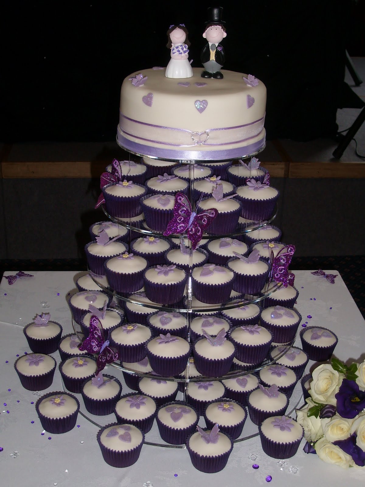 teeny cupcakes: Wedding Cakes