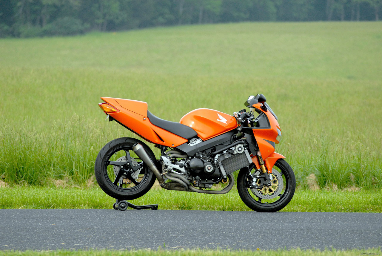 psd-moto: Supercharged VFR800