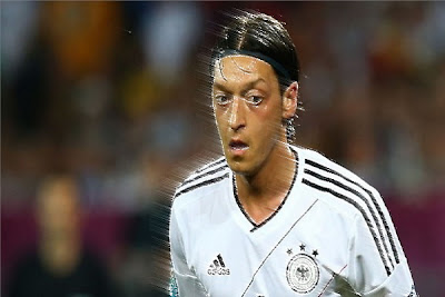 Mesut Ozil, Mesut said bundesmanšaft head coach Joachim Low is one of the best specialists in the world