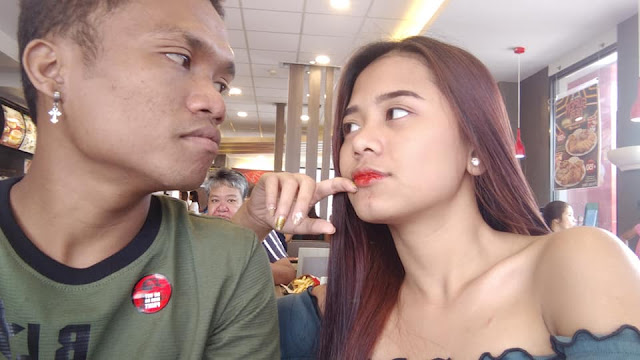 Simple Guy with Gorgeous Girlfriend Goes Viral as They Enjoy Date at Jollibee