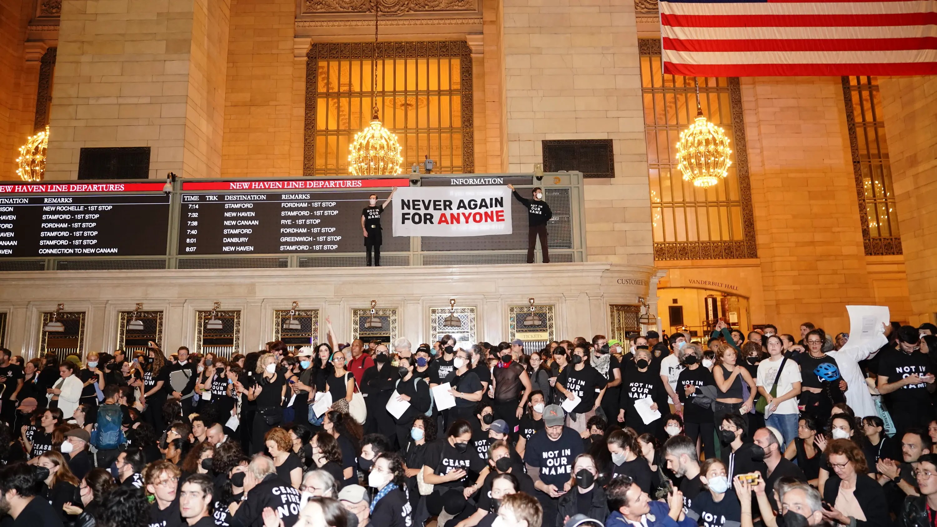 Protesters against the Gaza war close Grand Central Station in New York