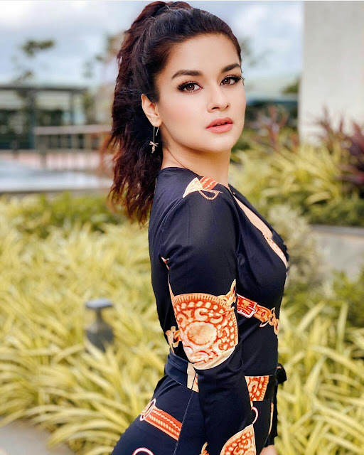 Avneet Kaur HD Wallpaper