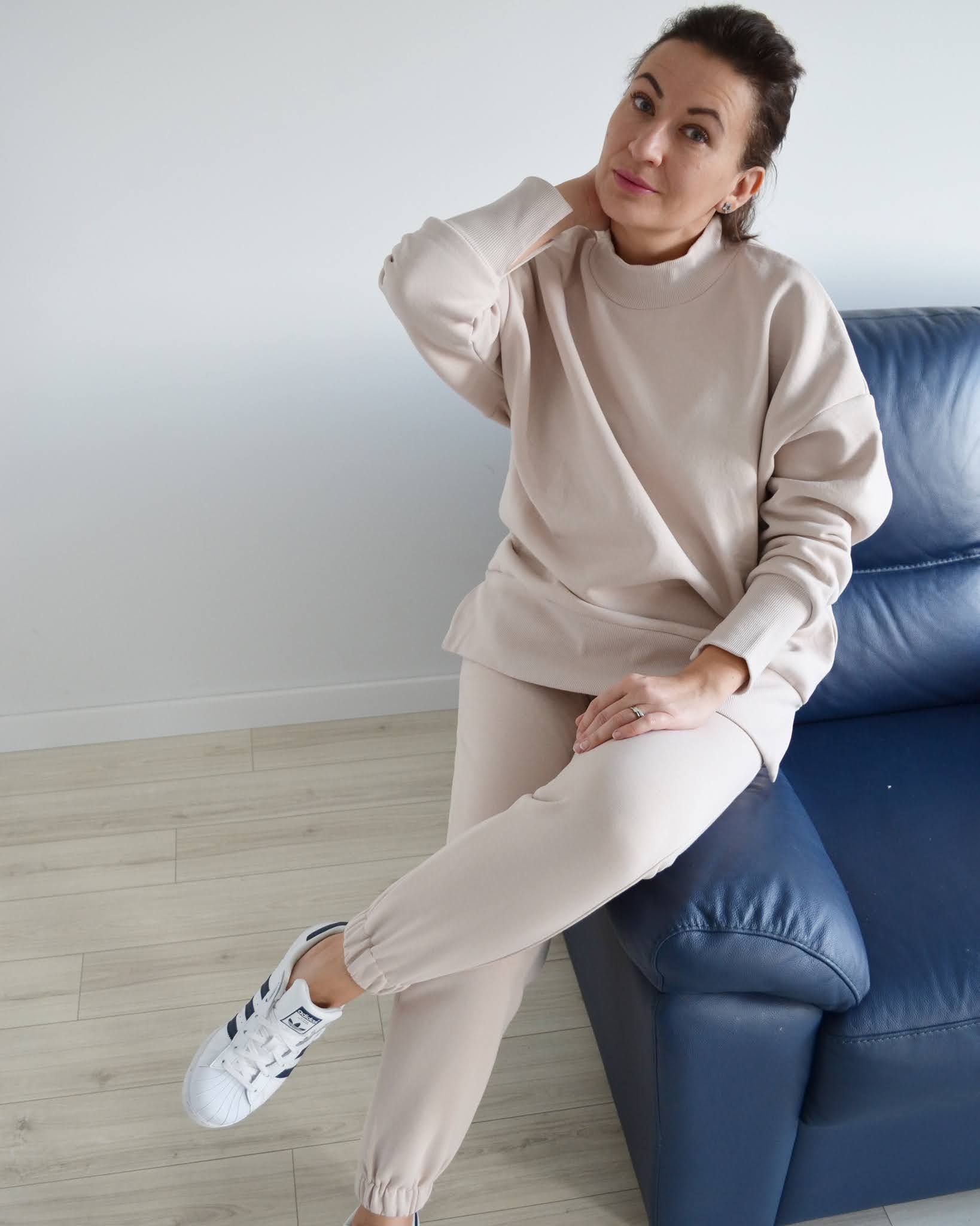 Tracksuit: Laurella Jewelry: Freya Treasures Heels: Zara