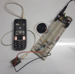 LM358, audio input, loudspeaker on a breadboard