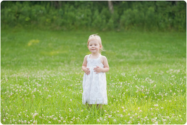 family photographers in scranton, family photographers in albuquerque, family portraits, photographers in scranton, photographers in albuquerque, family photos, family portraits on a farm, farm photography, family pictures in feild