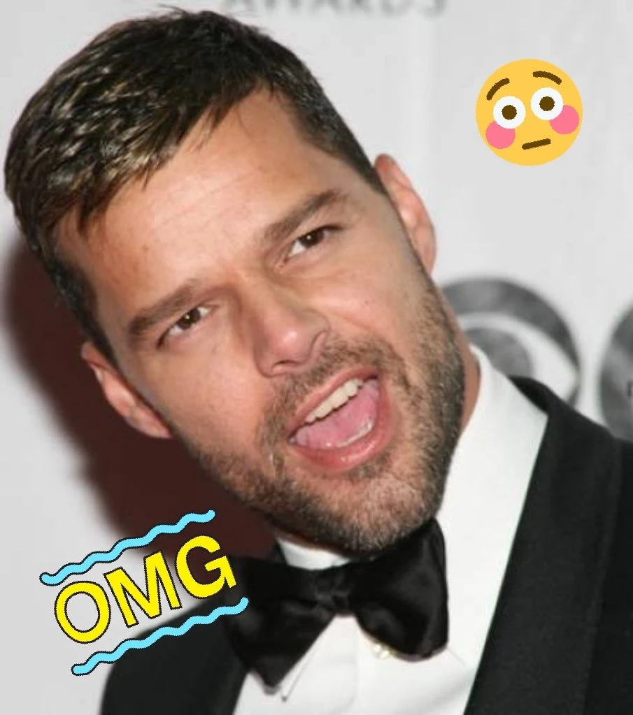 Ricky Martin mostra pelos em parte do corpo ao mostrar tatuagem