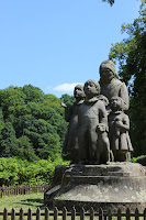 Sousoší Babičky/Babička´s Statue