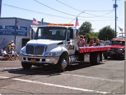 IMG_1739 Bob's Towing International DuraStar 4300 Flatbed Tow Truck in the Rainier Days in the Park Parade on July 12, 2008