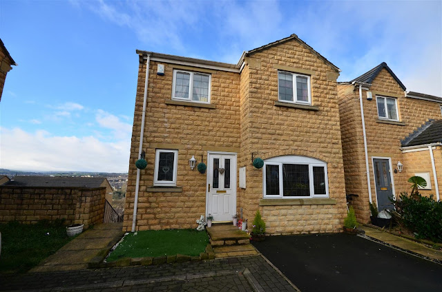 This Is Halifax Property - 4 bed detached house for sale Blackberry Way, Siddal, Halifax HX3