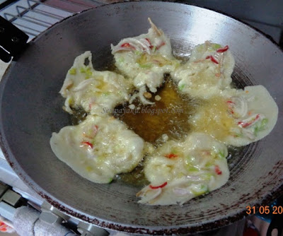 My Kuali: Cucur bawang rangup