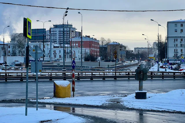 улица Мнёвники, Звенигородское шоссе, Мнёвниковская транспортная развязка