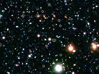 Imagen del cúmulo de galaxias masivo COSMOS-AzTEC3