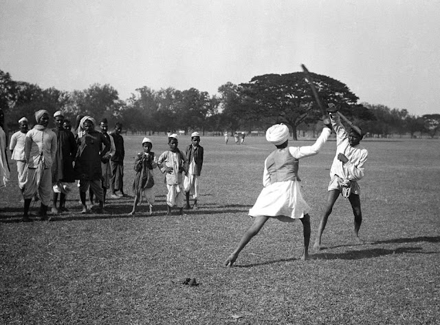 100-yr-old photos of British India found in shoebox