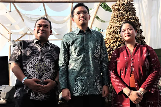 Bupati Blora, bersama KGPAA Mangkunegara X Bhre Cakrahutomo Wira Sudjiwo dan GRA Ancillasura Marina Sudjiwo. (Foto: Pemkab Blora)