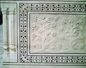 artistry on white marble at the Taj