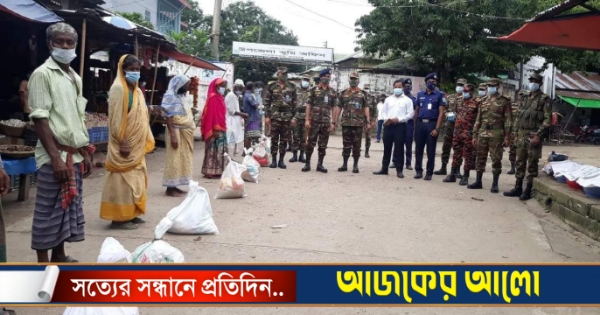 দোয়ারাবাজারে সেনাবাহিনীর ত্রাণ বিতরণ | আজকের আলো