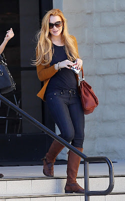 Lindsay Lohan out for her AA Meeting Pics