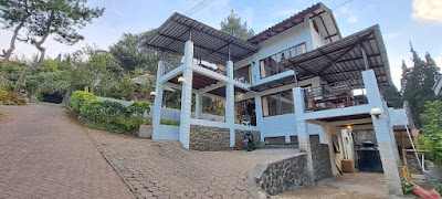 Villa Azalea Istana Bunga Lembang