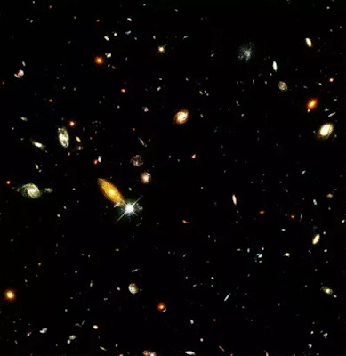 Hubble_deep_field_Into_the_dark_space