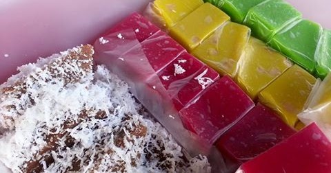 Nasi Lemak Janda : Macam-Macam Kuih Muih Ada!