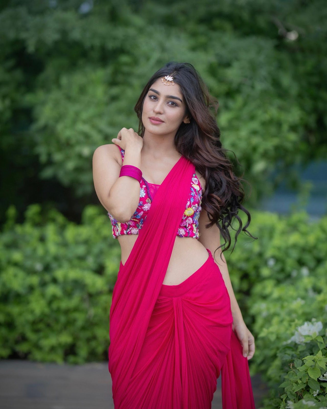 Yukti Thareja pink saree hot actress